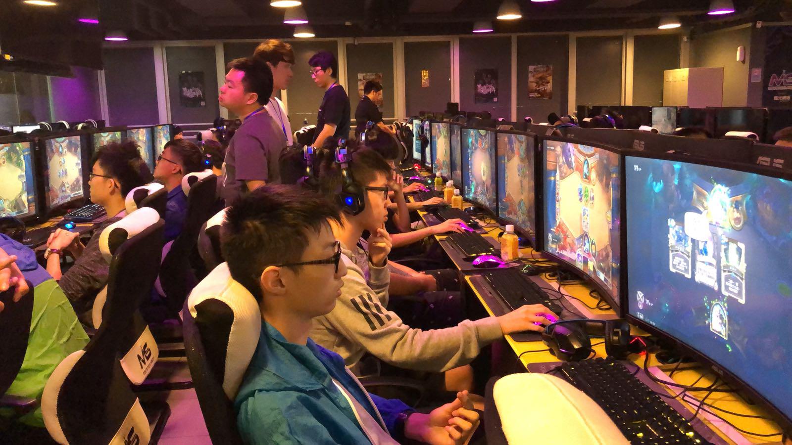 至于球迷和 至于球迷和