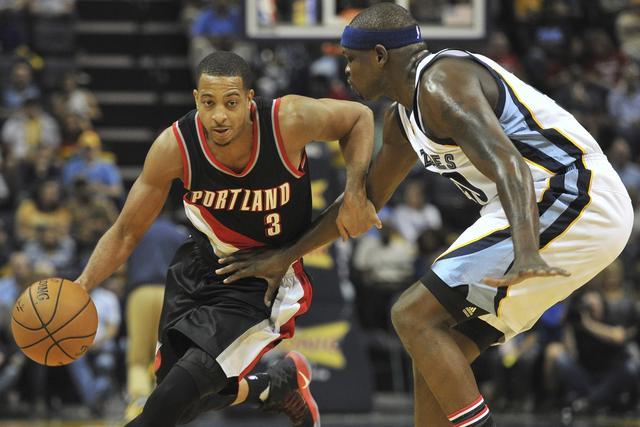 闭幕式上自 闭幕式上自